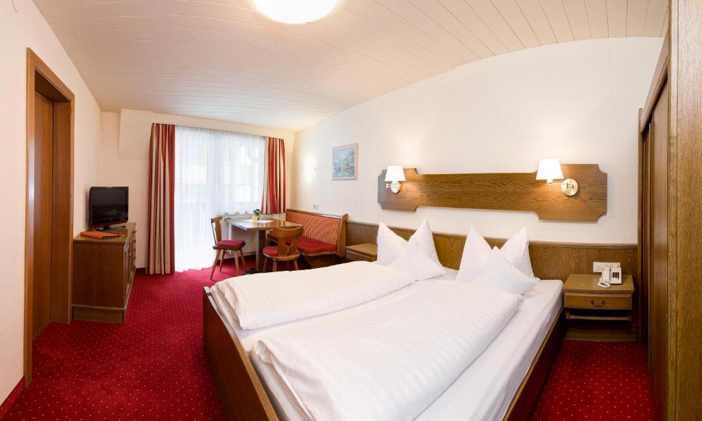 Hotel Edelweiss พฟุนด์ส ห้อง รูปภาพ